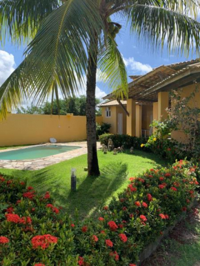 Casa Amarela Praia do Saco